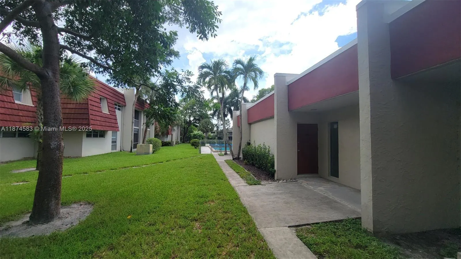 1 Jacaranda Country Club Dr, #104