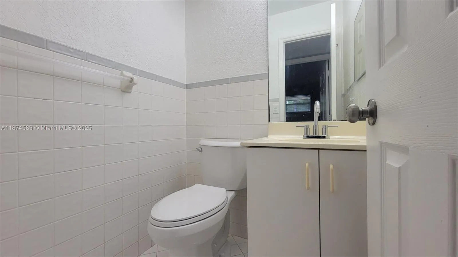 1 Jacaranda Country Club Dr, #104