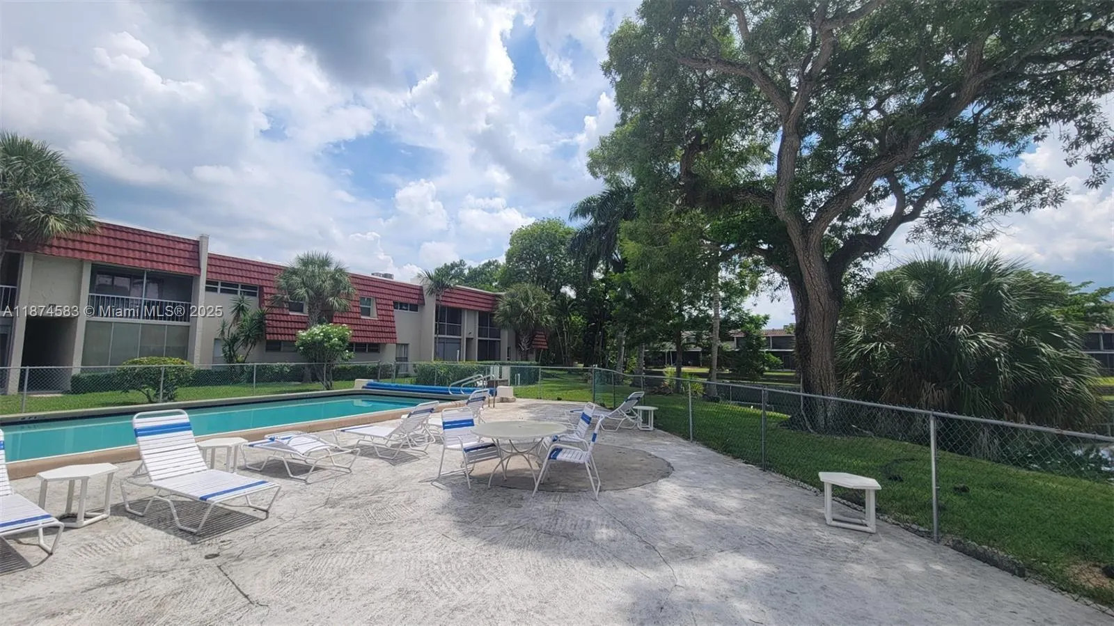 1 Jacaranda Country Club Dr, #104