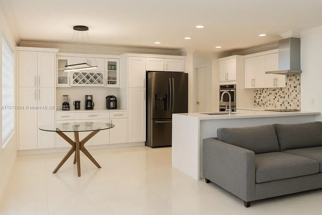 1216 Bayview Cir