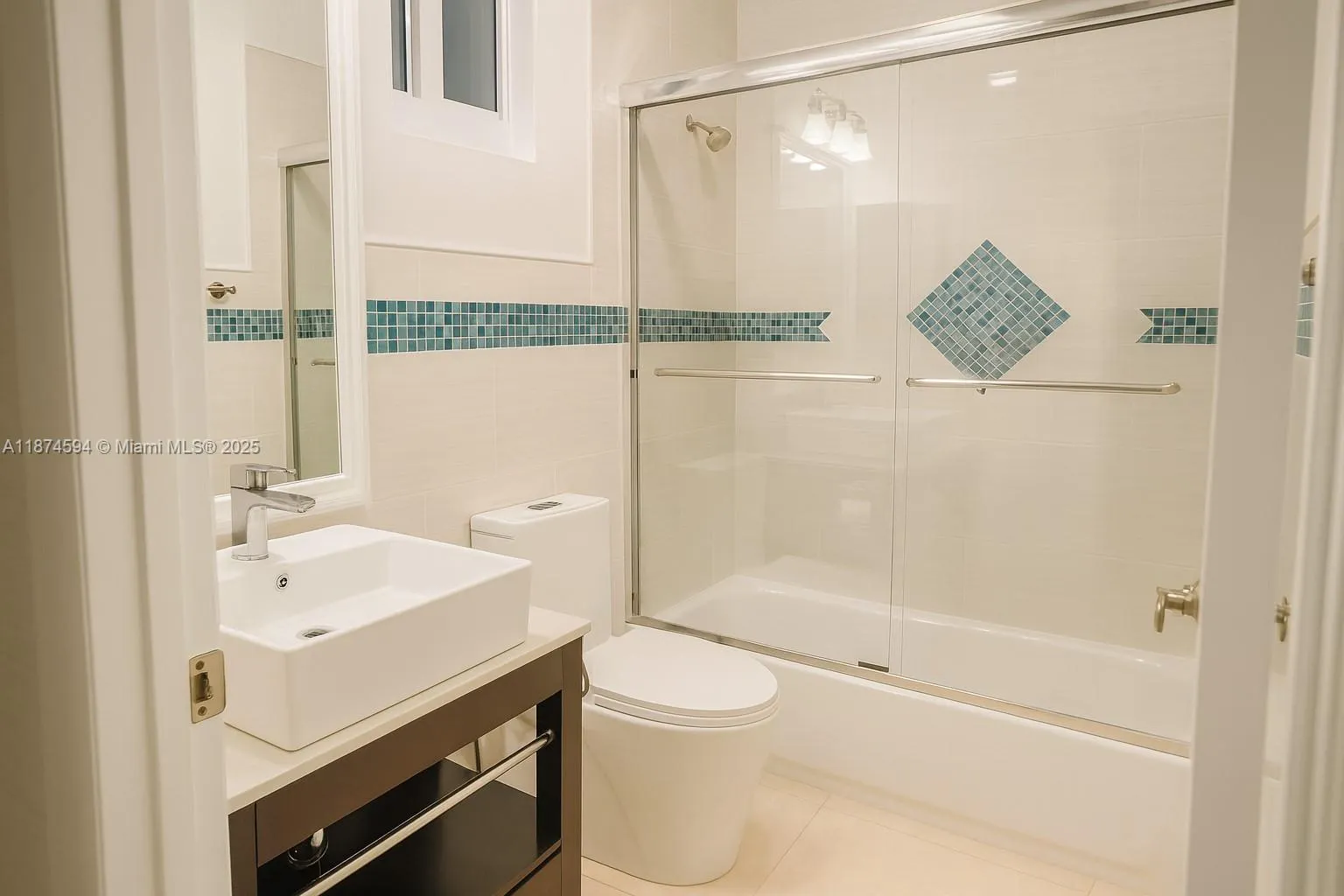 1216 Bayview Cir