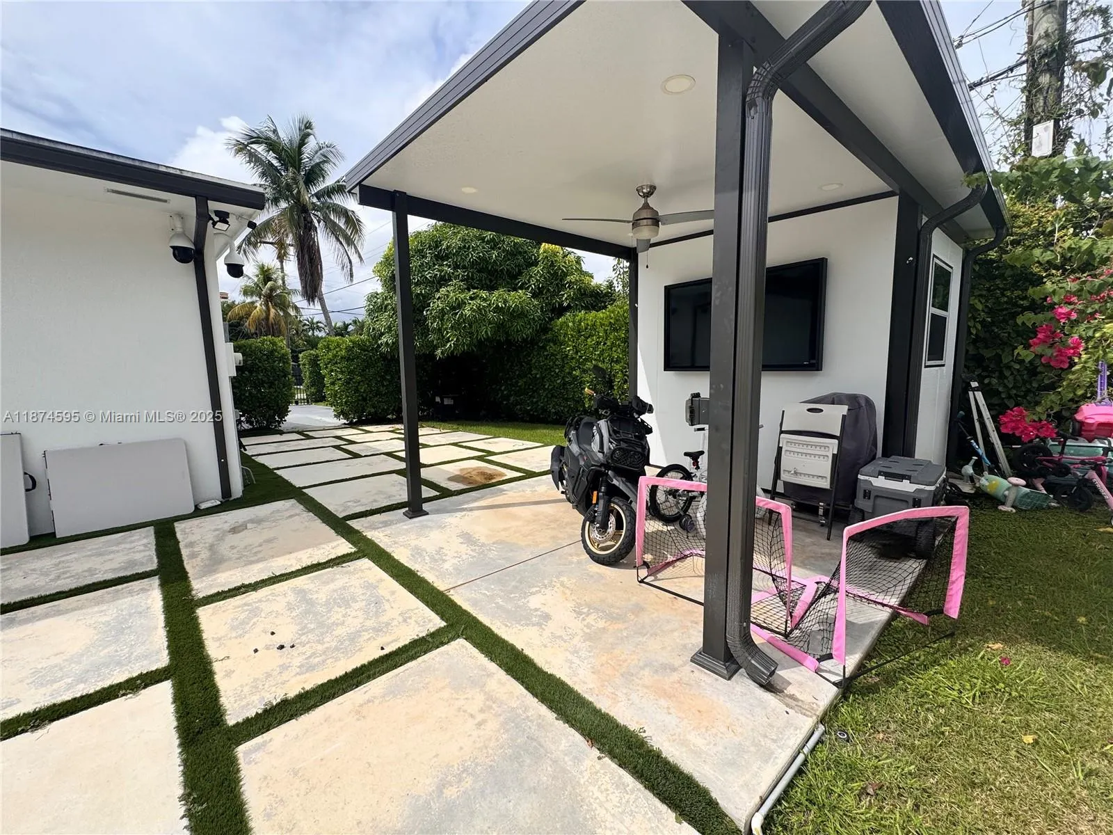 3201 SW 19th Ter