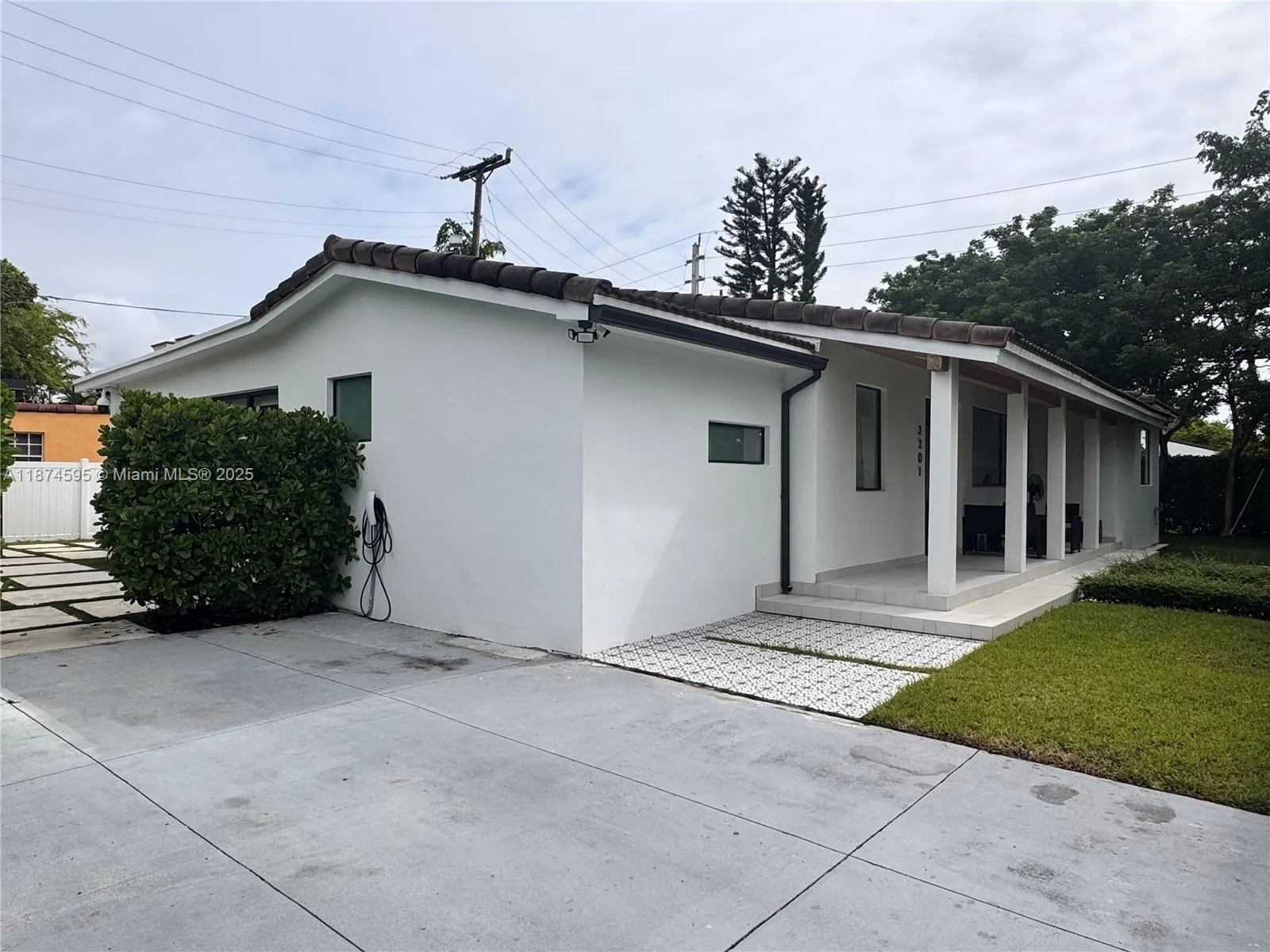 3201 SW 19th Ter