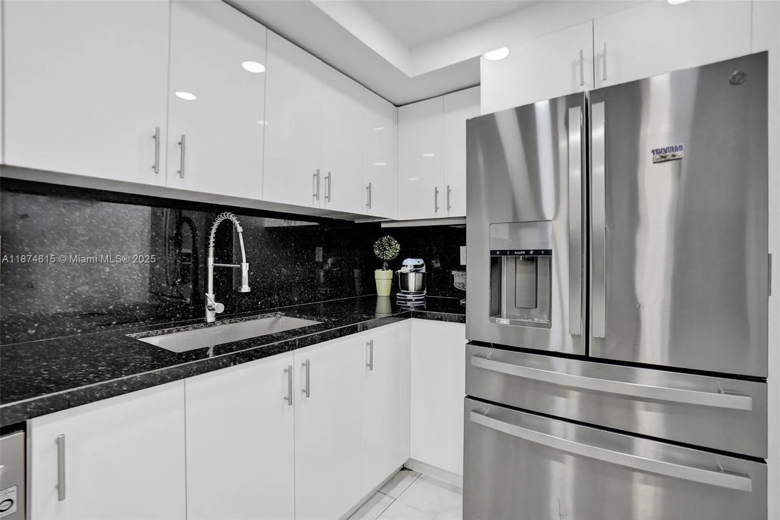 1849 S Ocean Dr, #407