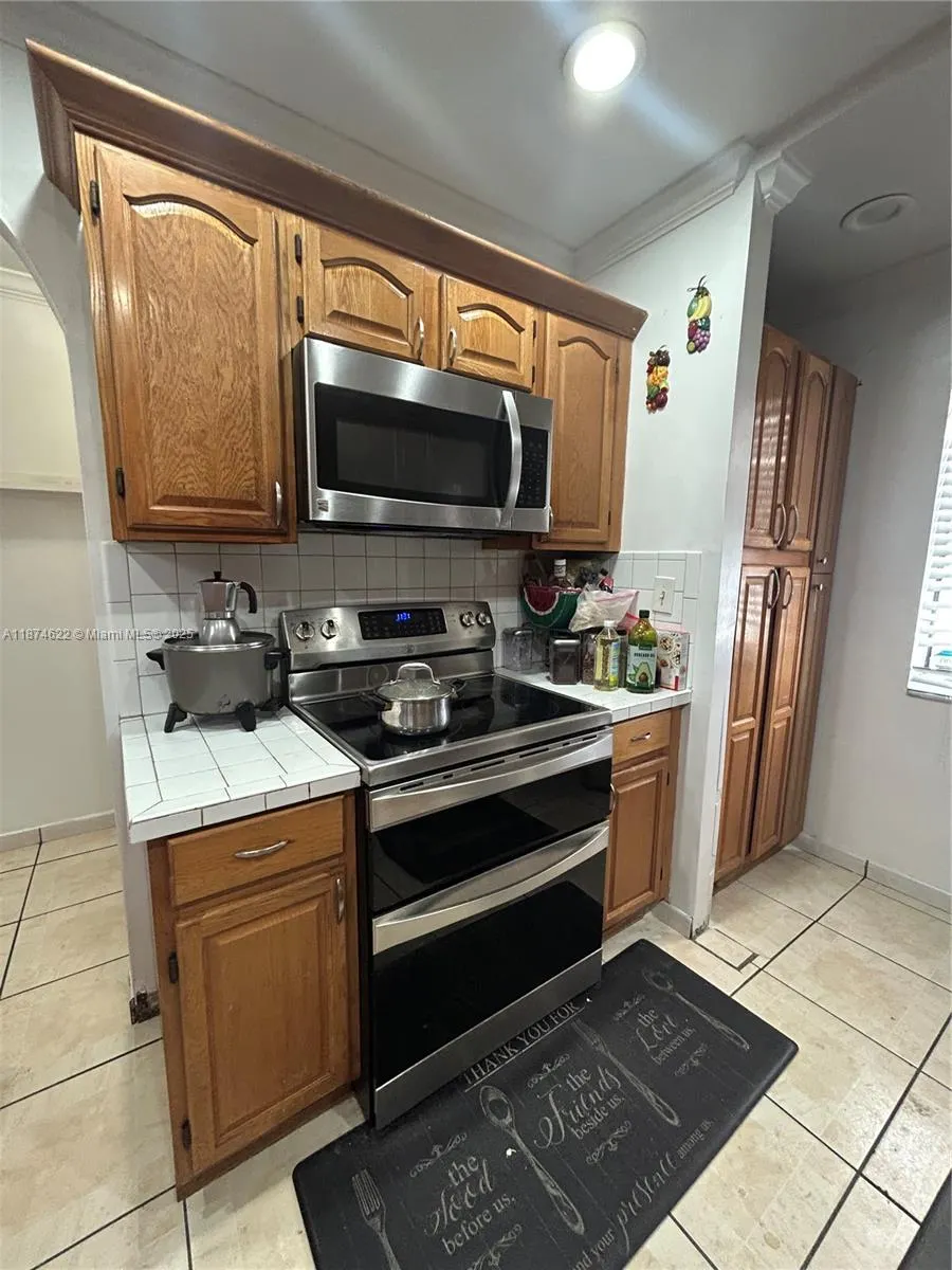5295 NW 198th Ter