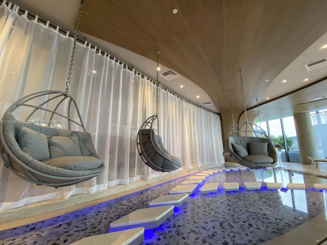 1000 Brickell Plz, #2201