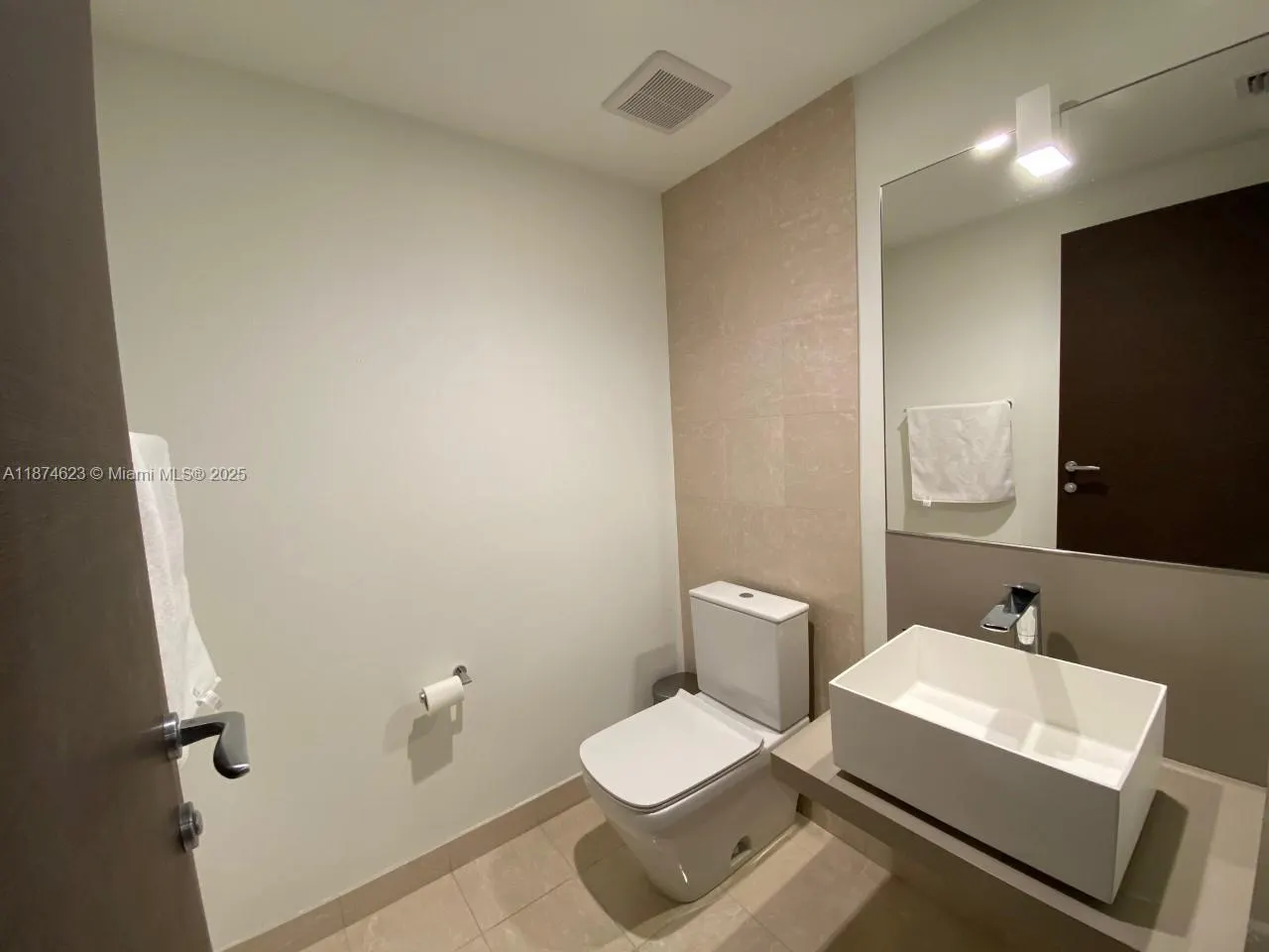 1000 Brickell Plz, #2201