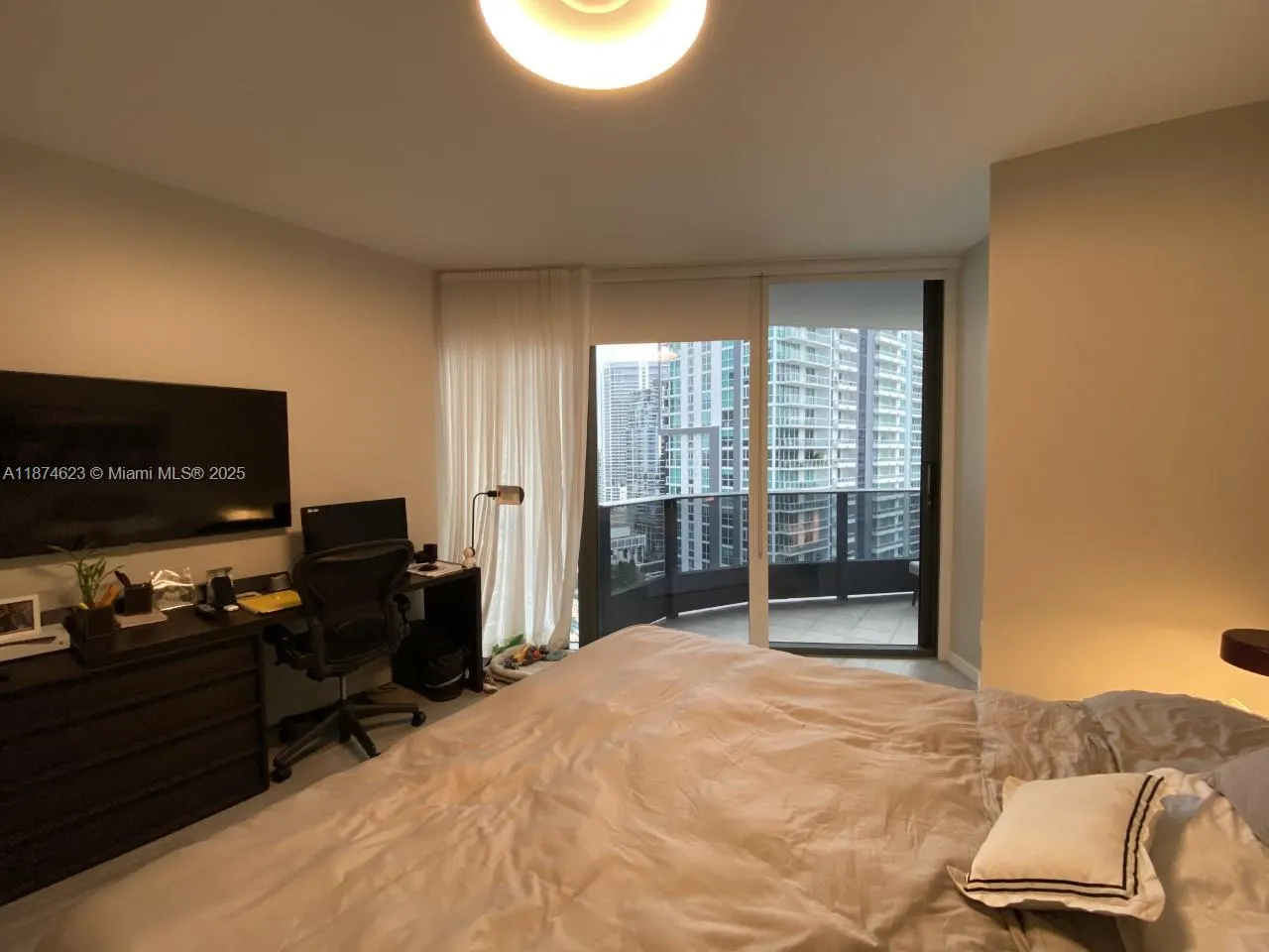 1000 Brickell Plz, #2201