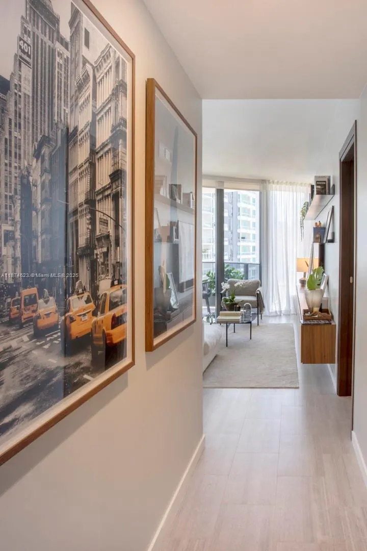 1000 Brickell Plz, #2201