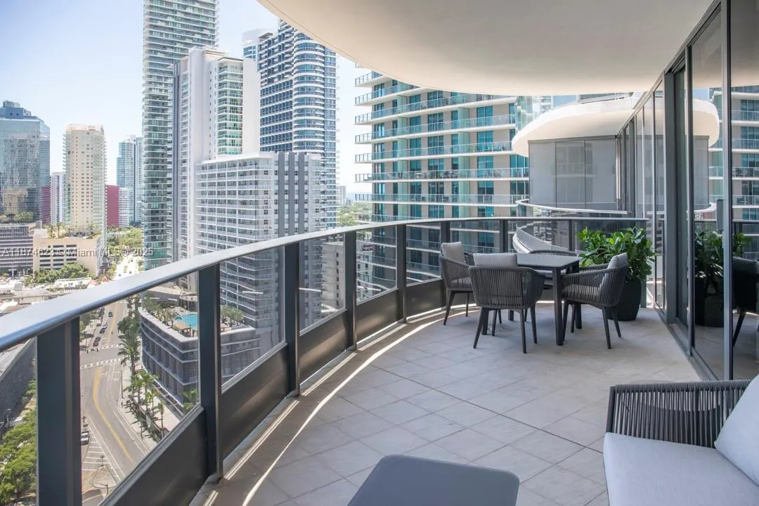 1000 Brickell Plz, #2201