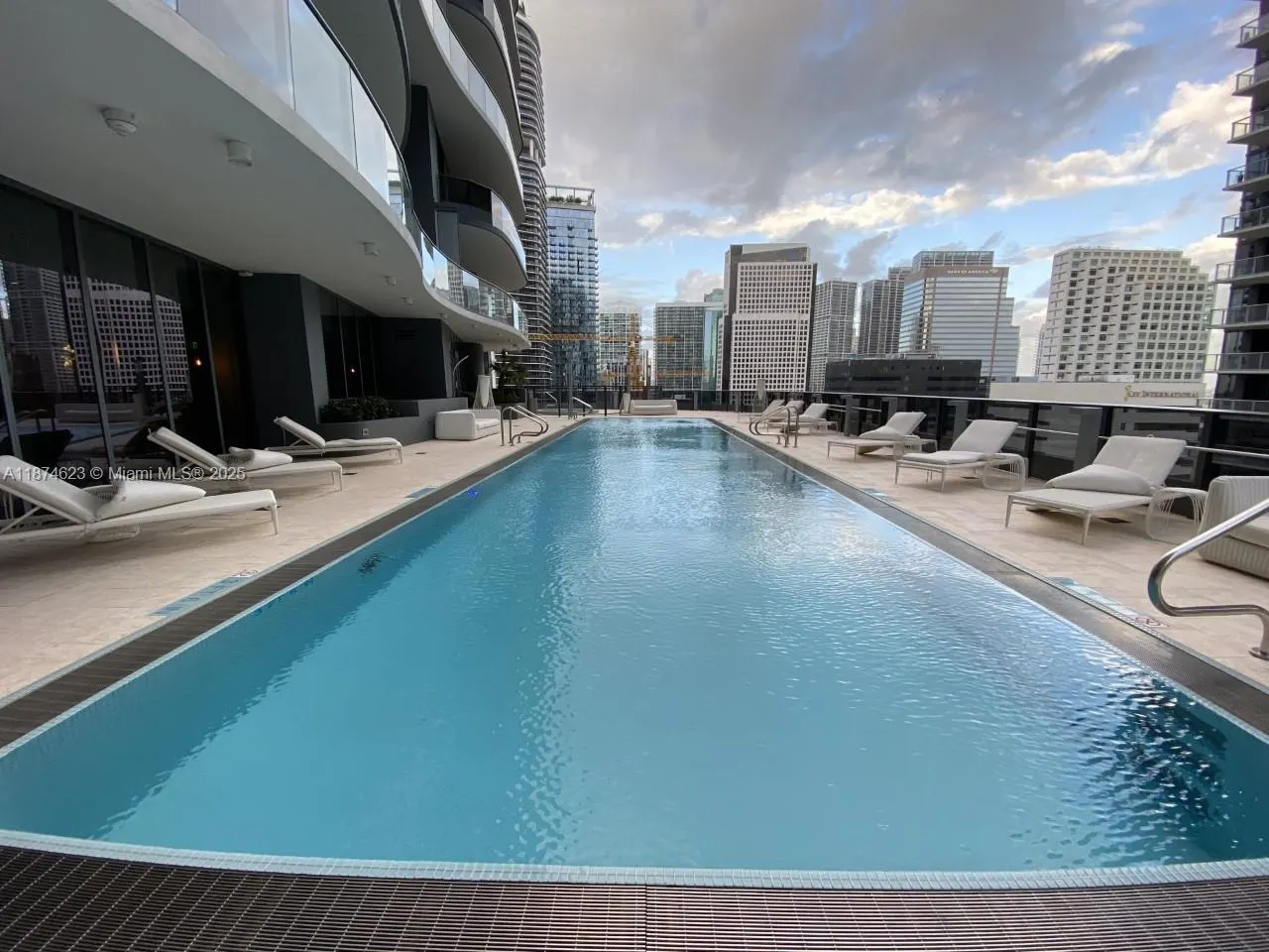 1000 Brickell Plz, #2201