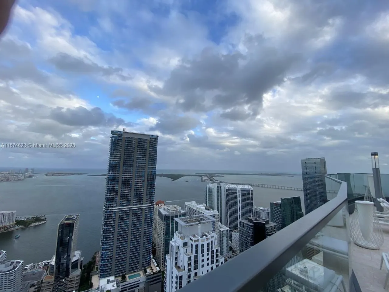 1000 Brickell Plz, #2201