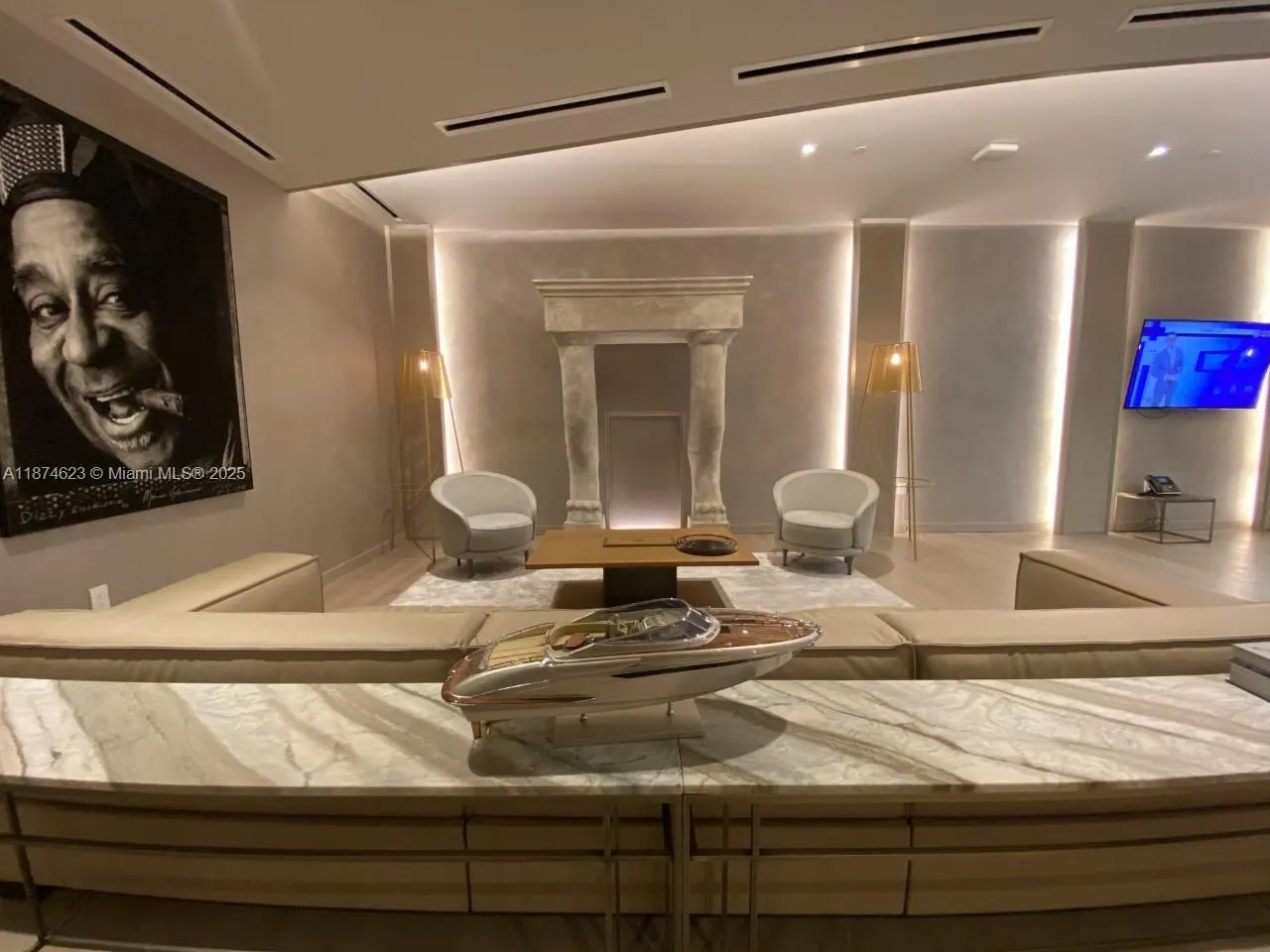 1000 Brickell Plz, #2201