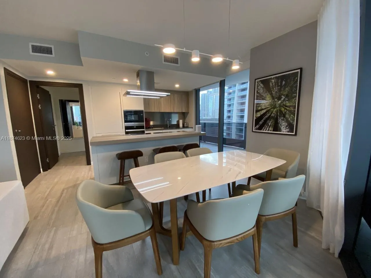 1000 Brickell Plz, #2201