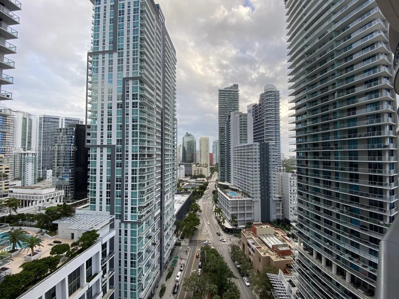 1000 Brickell Plz, #2201