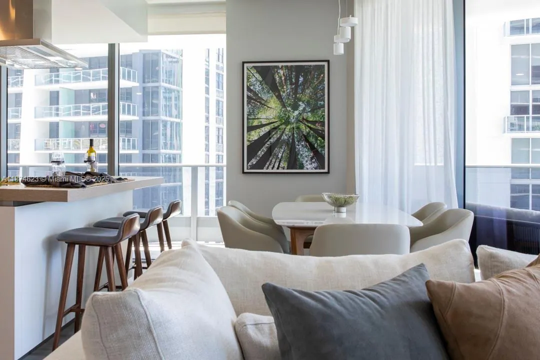 1000 Brickell Plz, #2201