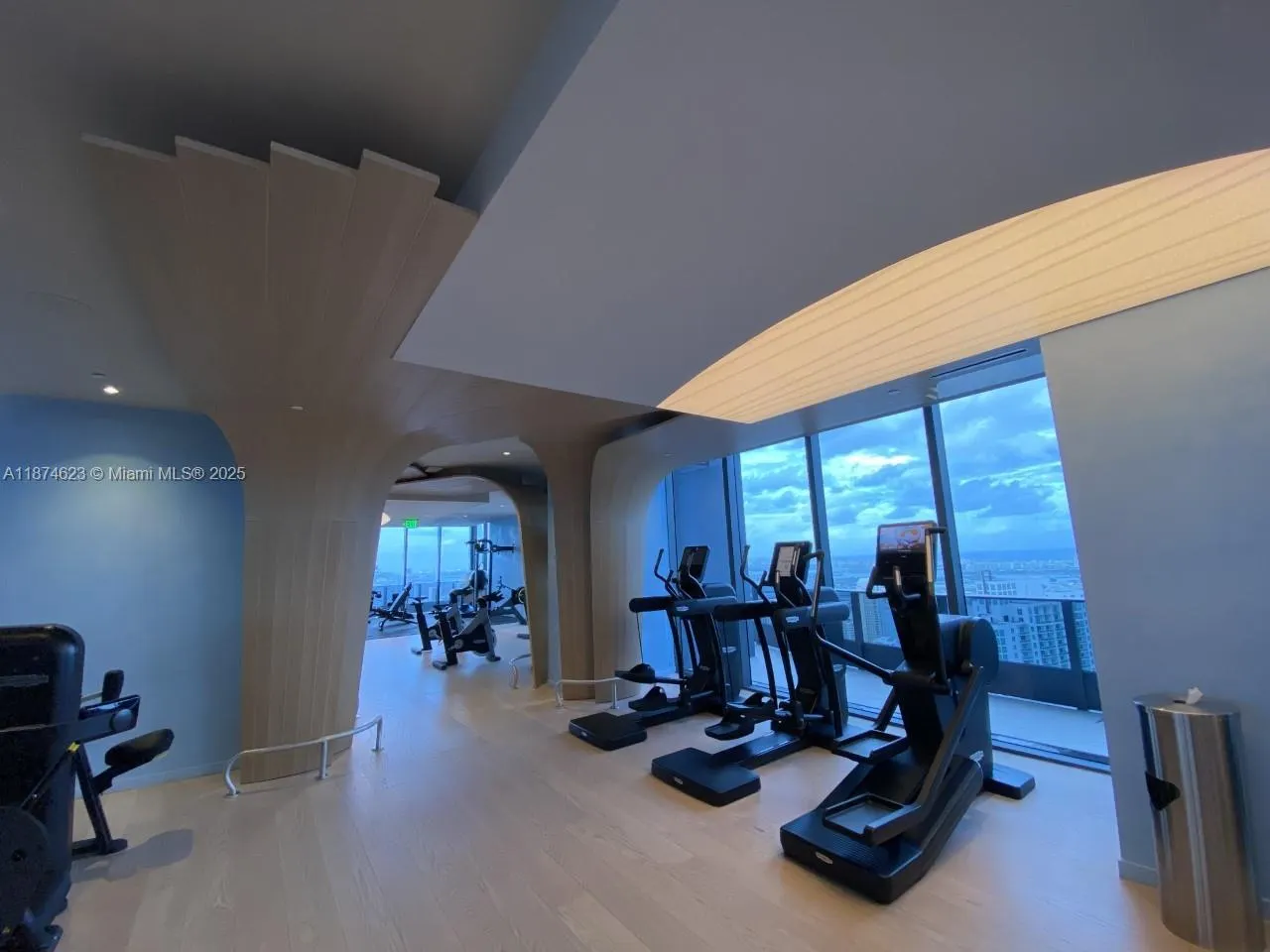 1000 Brickell Plz, #2201
