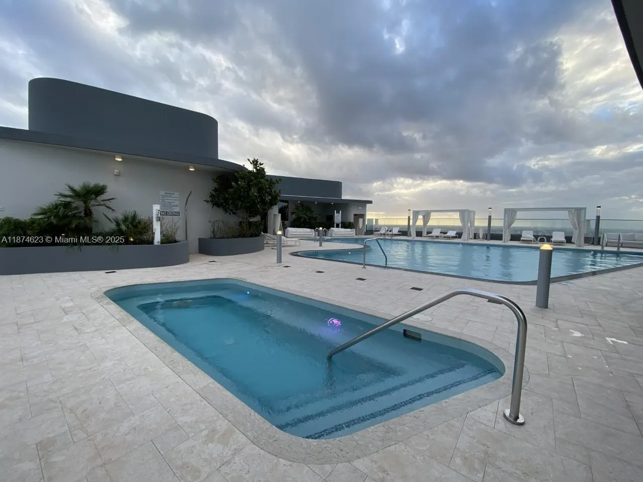 1000 Brickell Plz, #2201