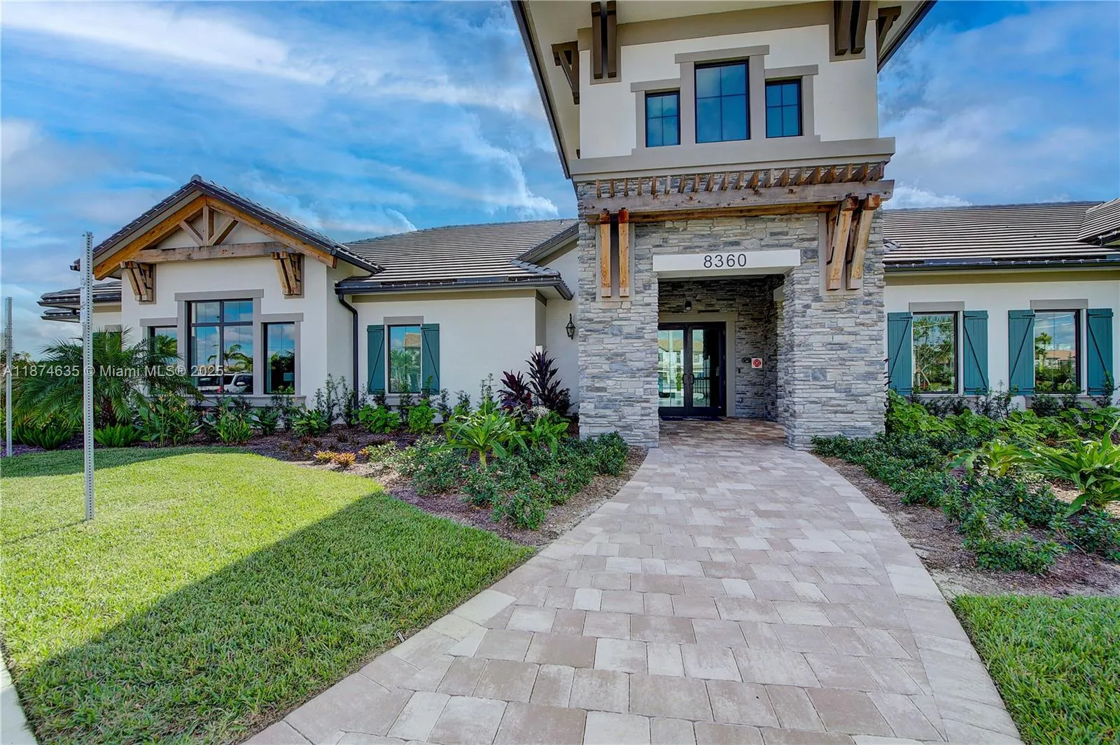 8262 Cinch Way