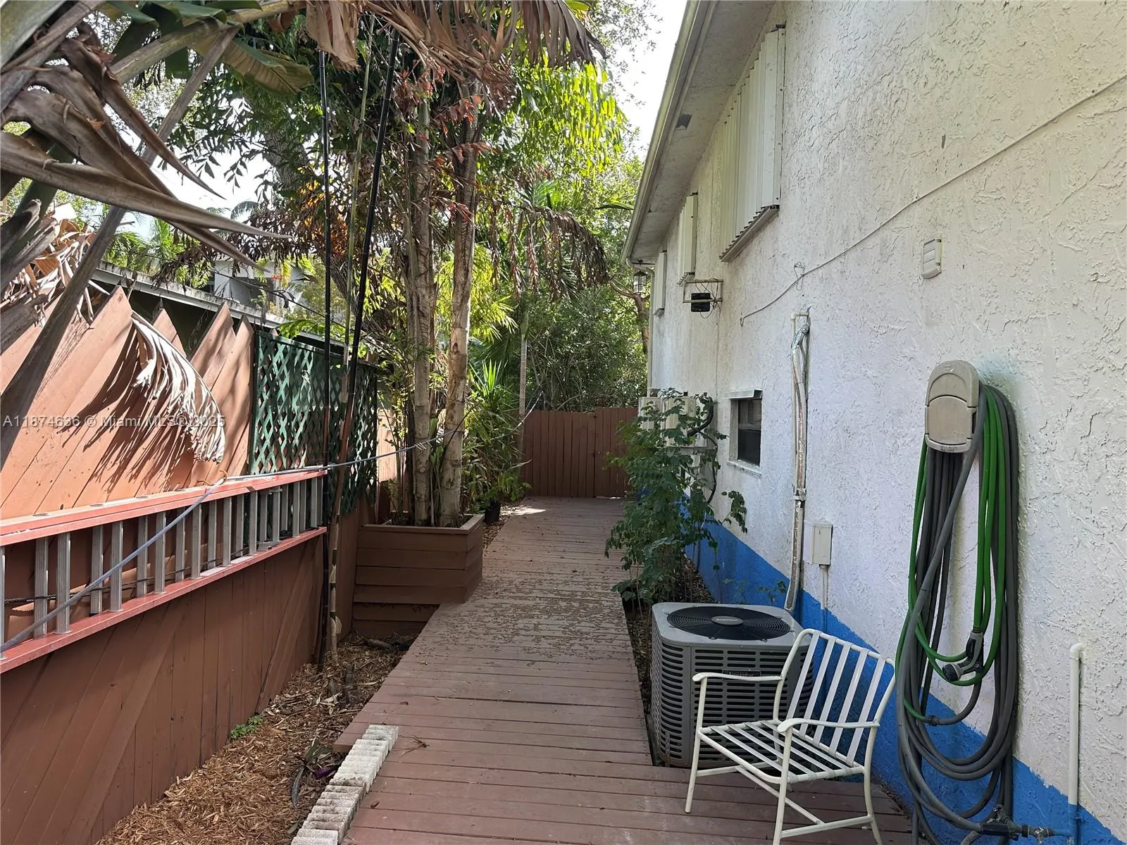 1411 SW 24th Ct