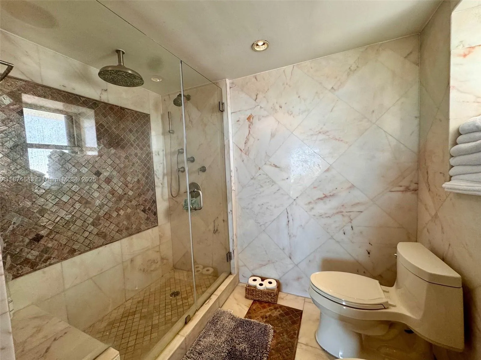 6061 Collins Ave, #23A