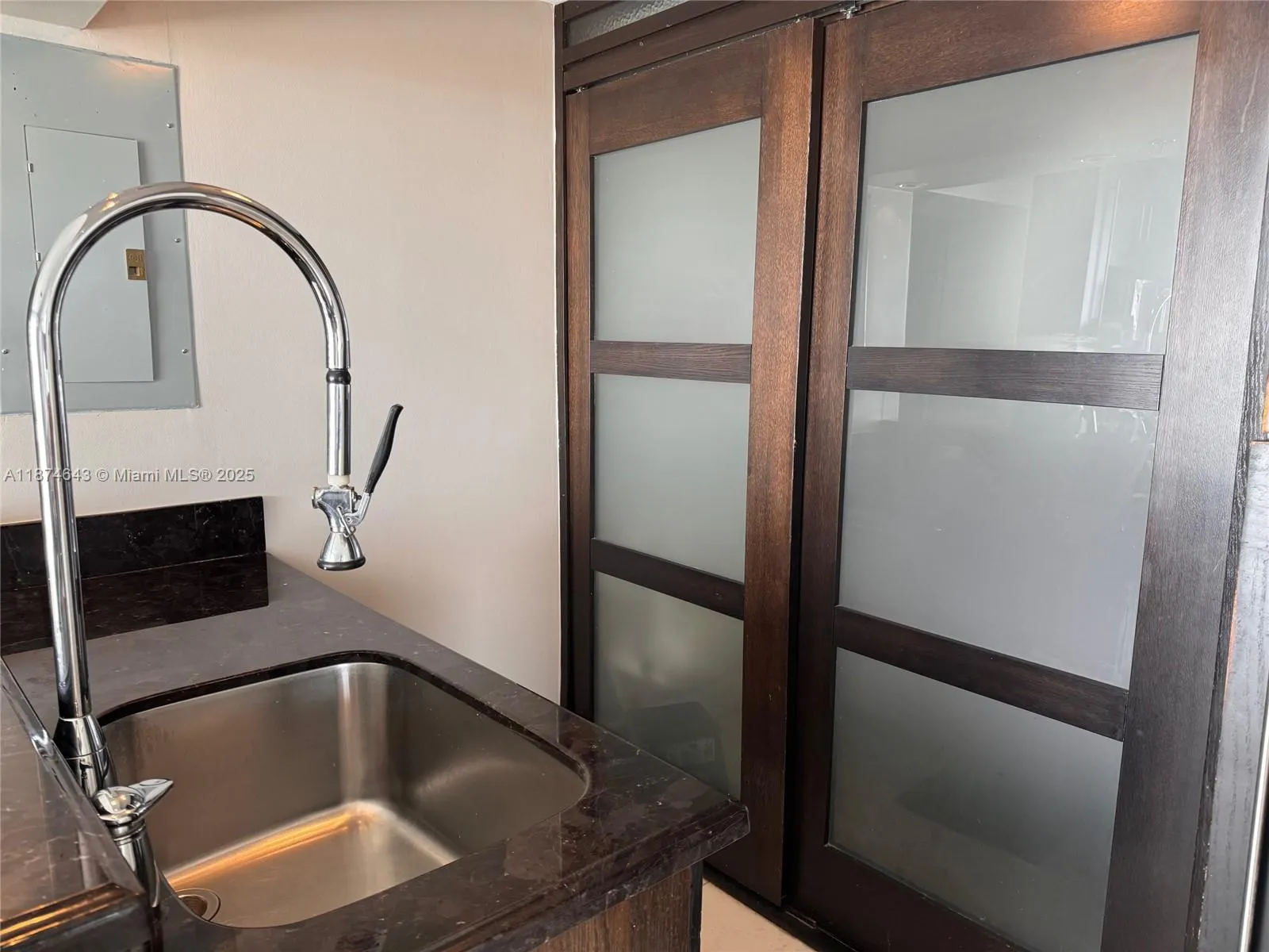 6061 Collins Ave, #23A