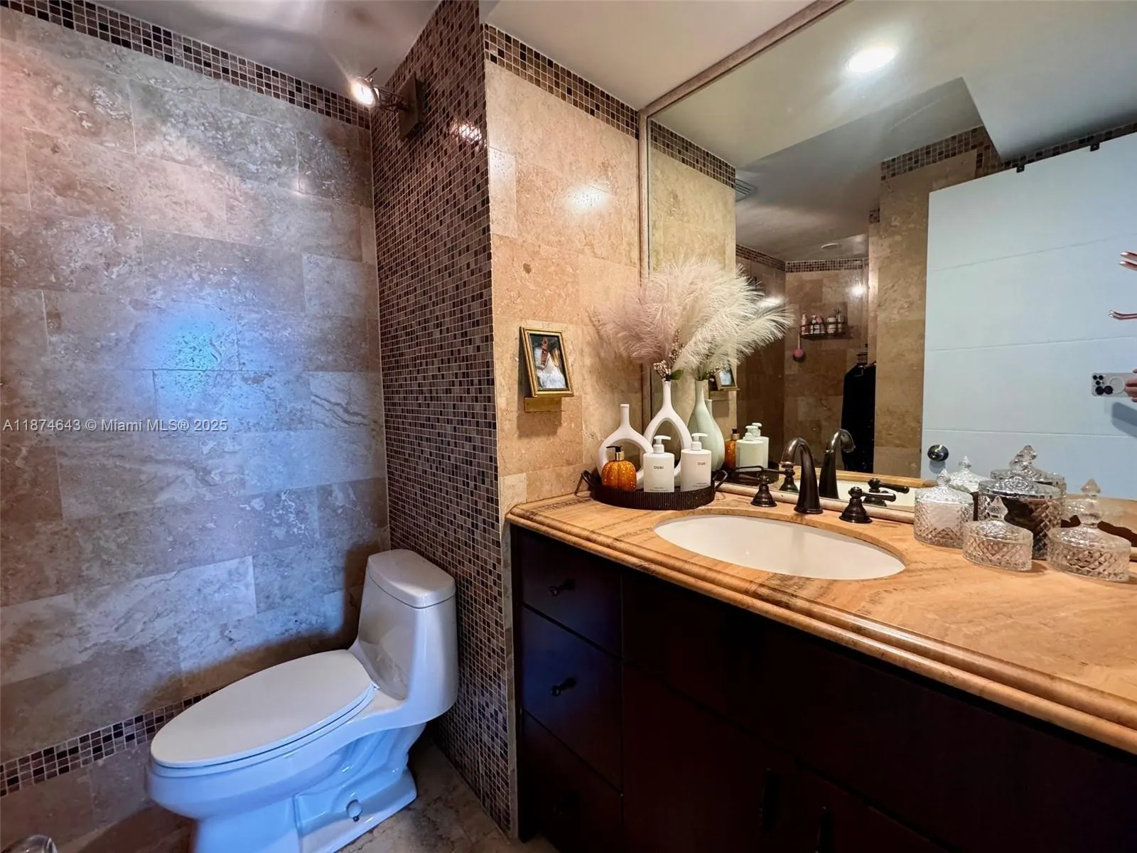 6061 Collins Ave, #23A