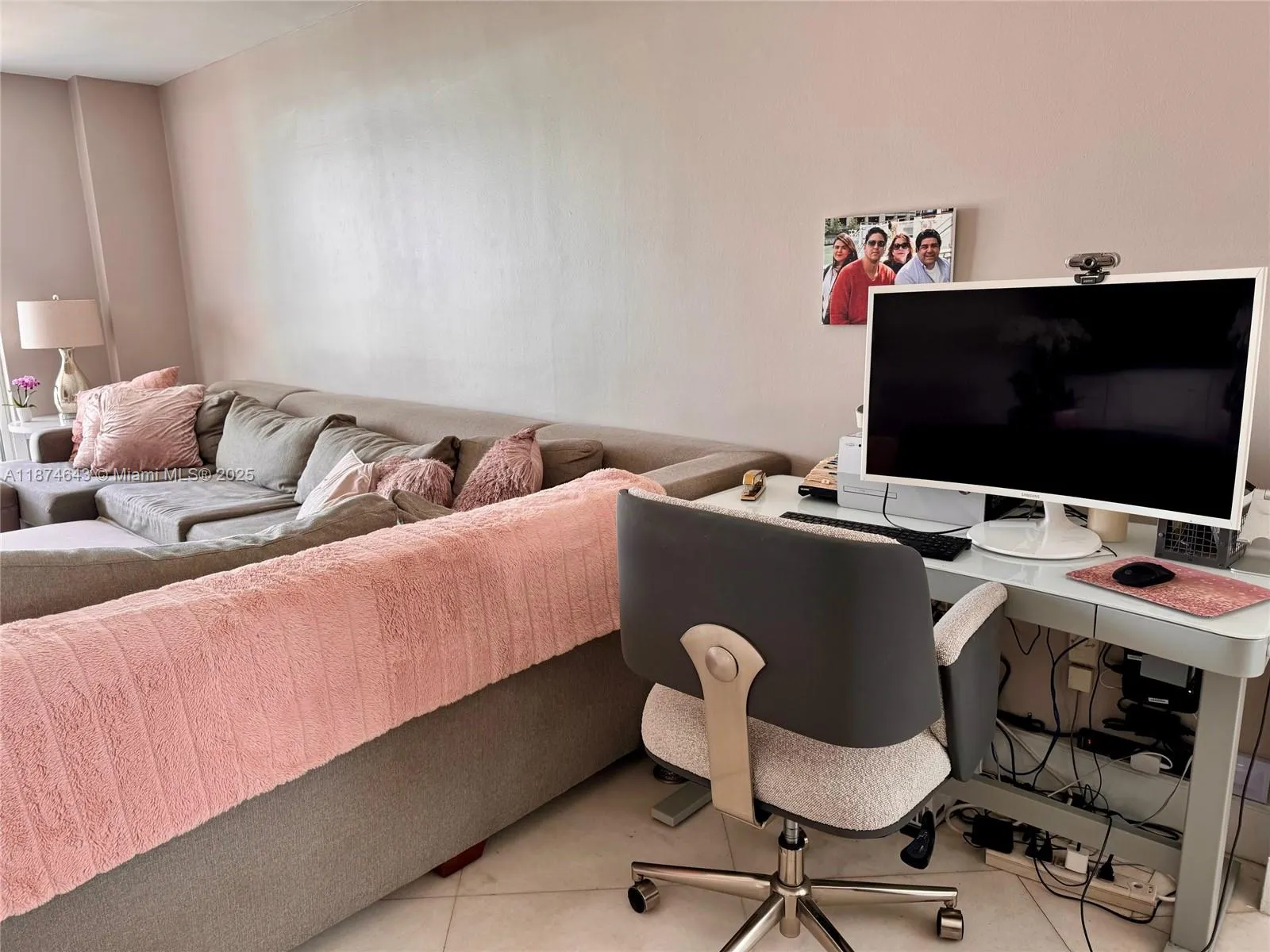 6061 Collins Ave, #23A