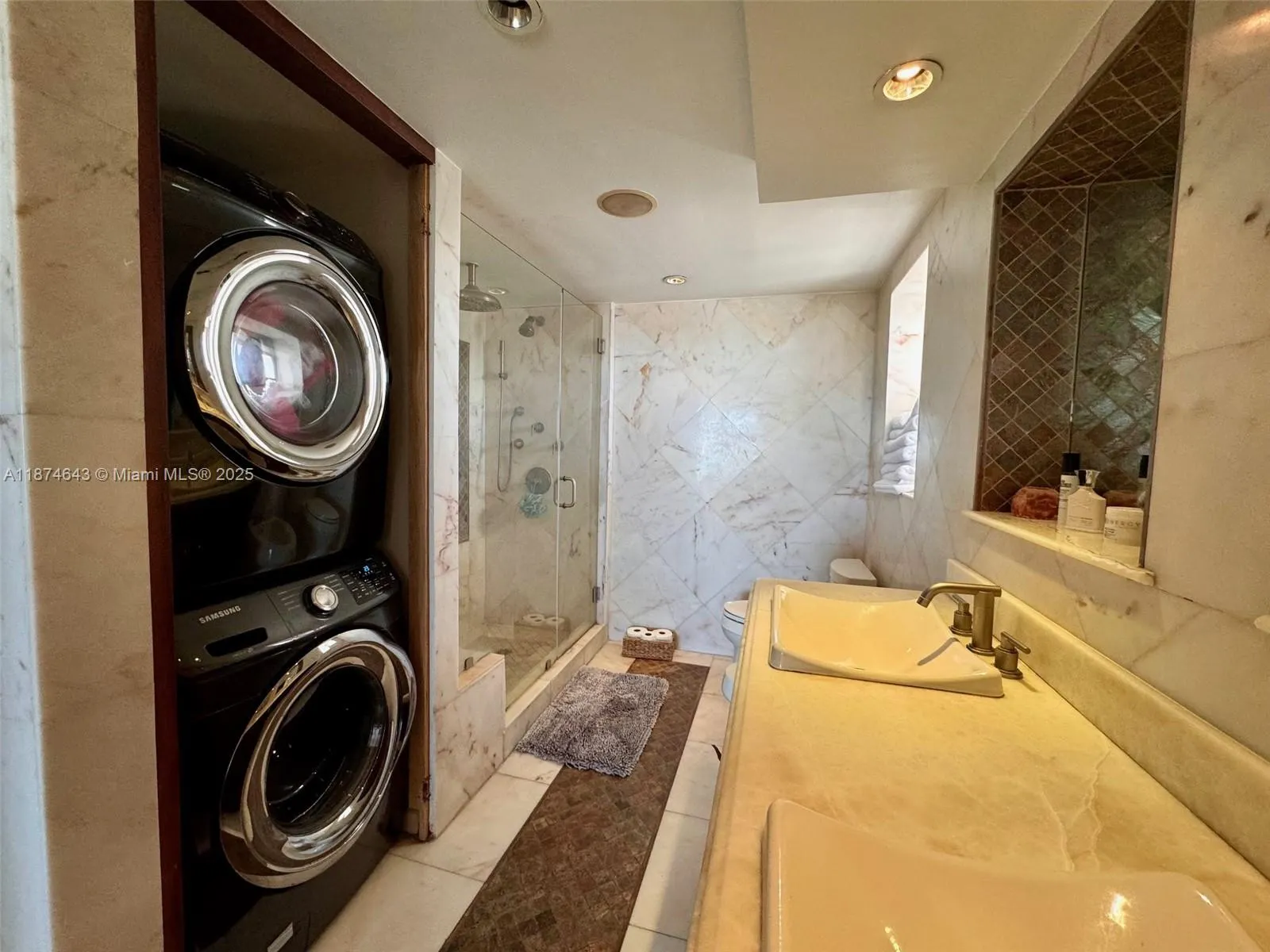 6061 Collins Ave, #23A