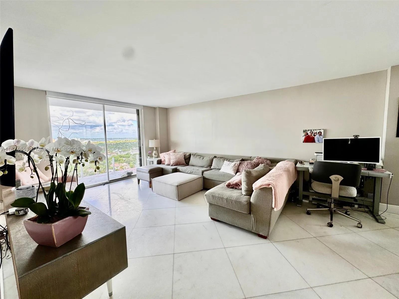 6061 Collins Ave, #23A