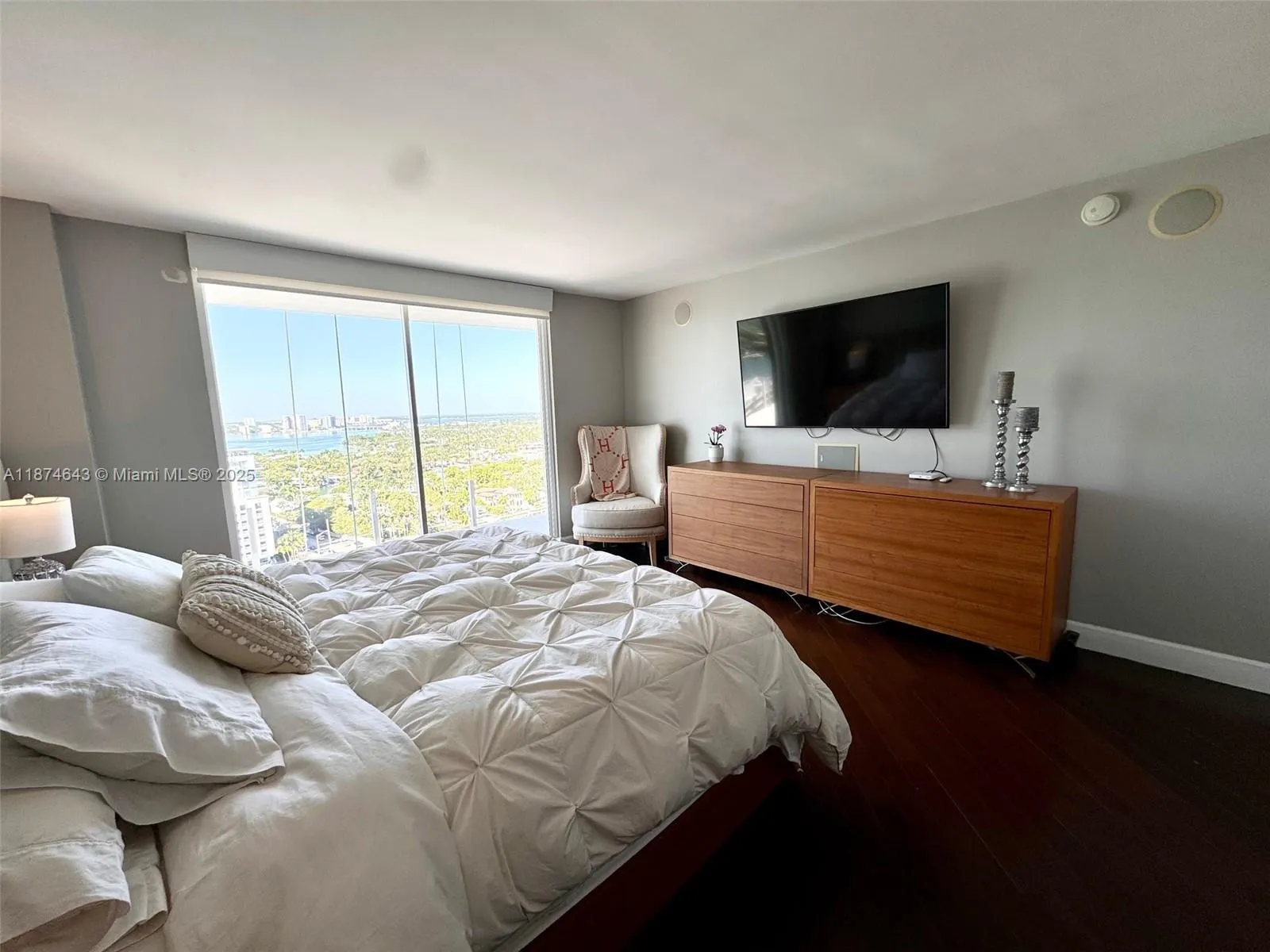 6061 Collins Ave, #23A