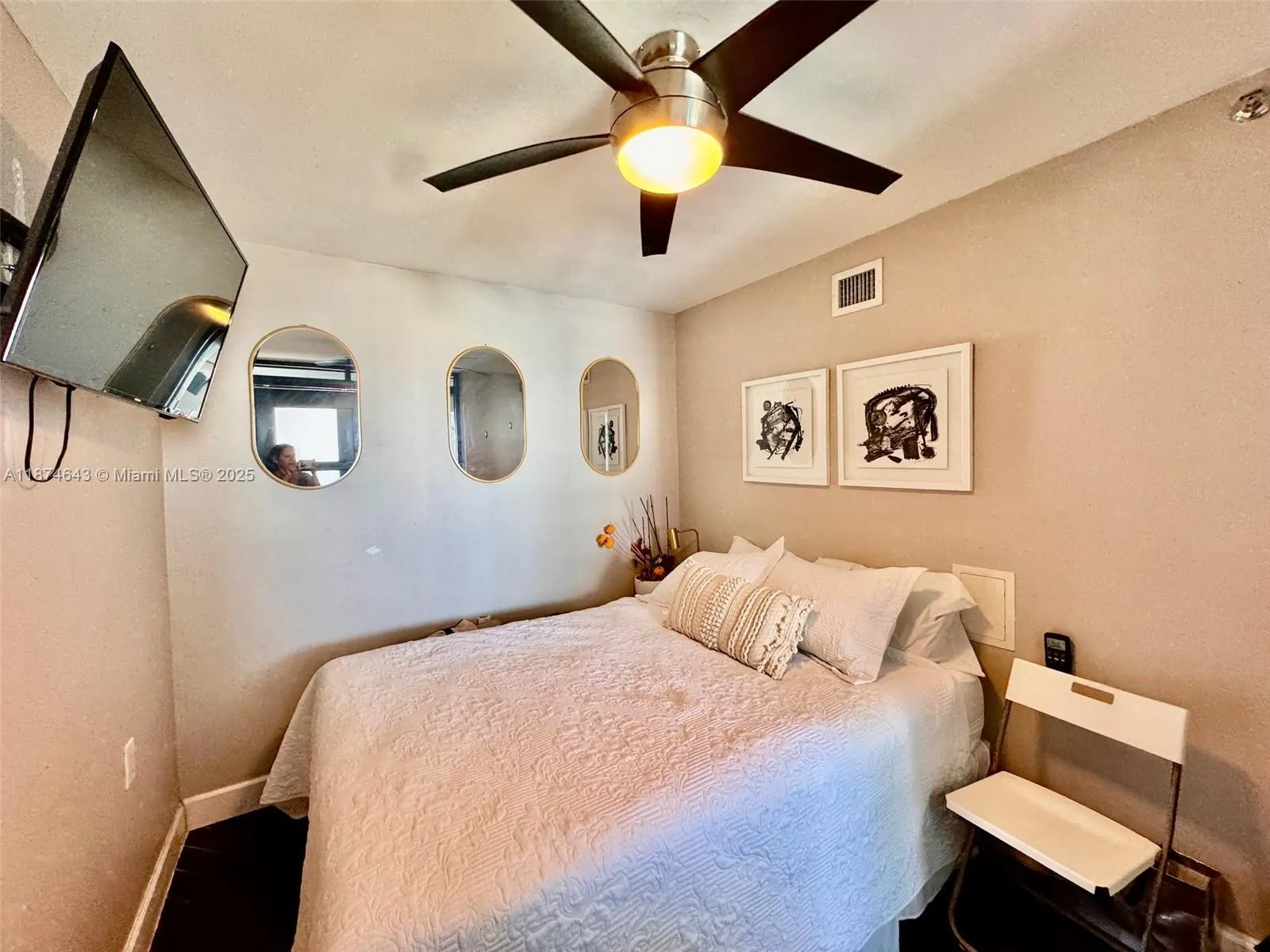 6061 Collins Ave, #23A