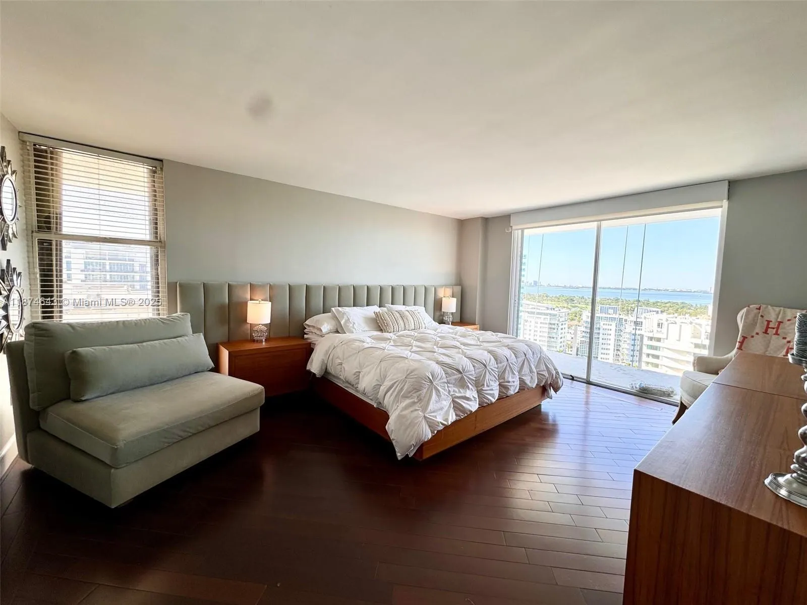6061 Collins Ave, #23A