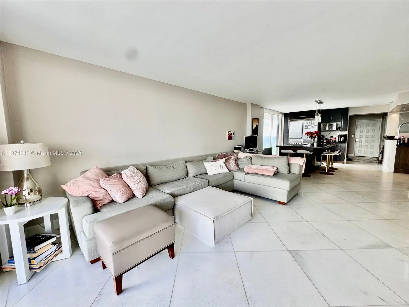 6061 Collins Ave, #23A