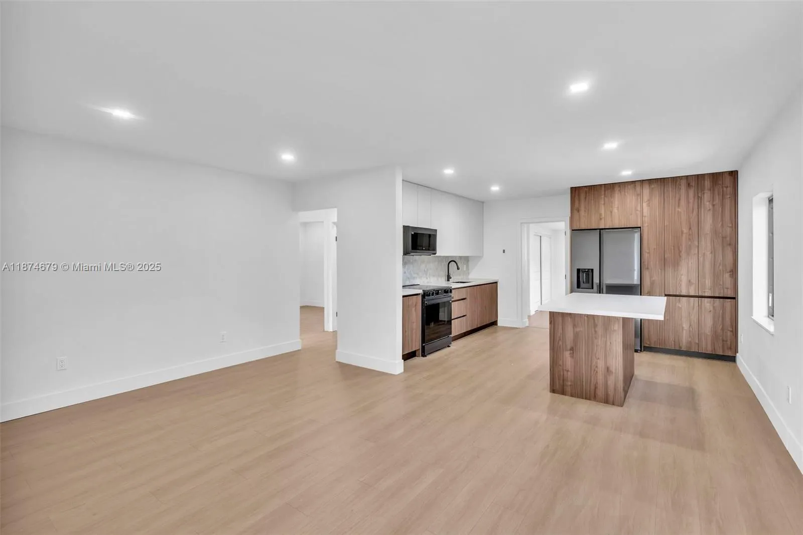 1123 NE 1st Ave