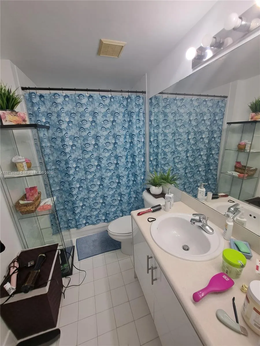 5091 NW 7th St, #415