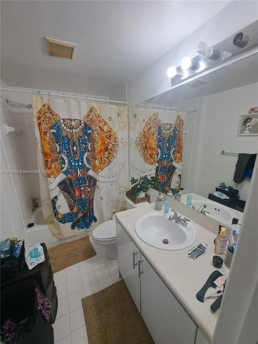 5091 NW 7th St, #415