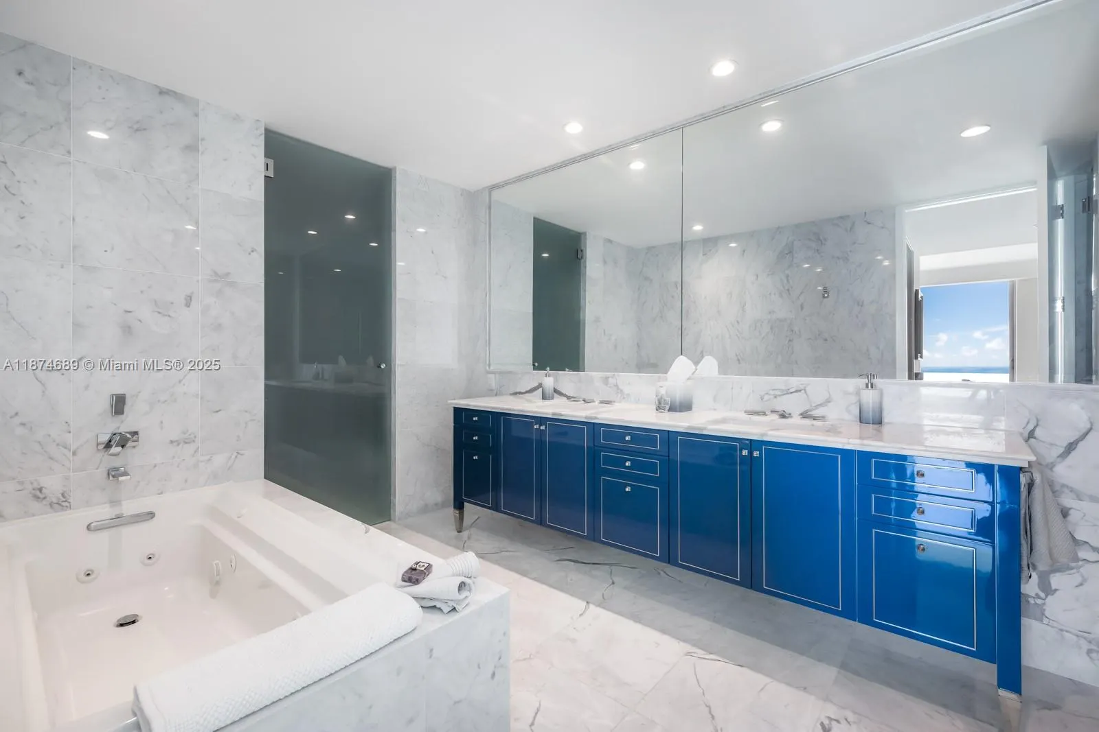 9349 Collins Ave, #403