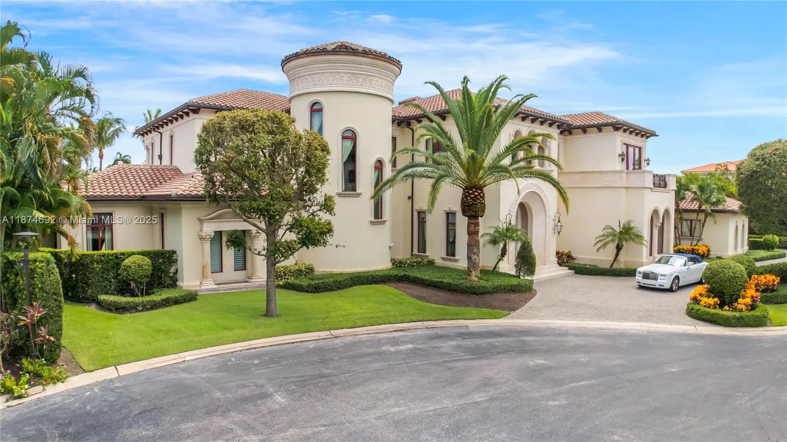 700 Osprey Point Cir