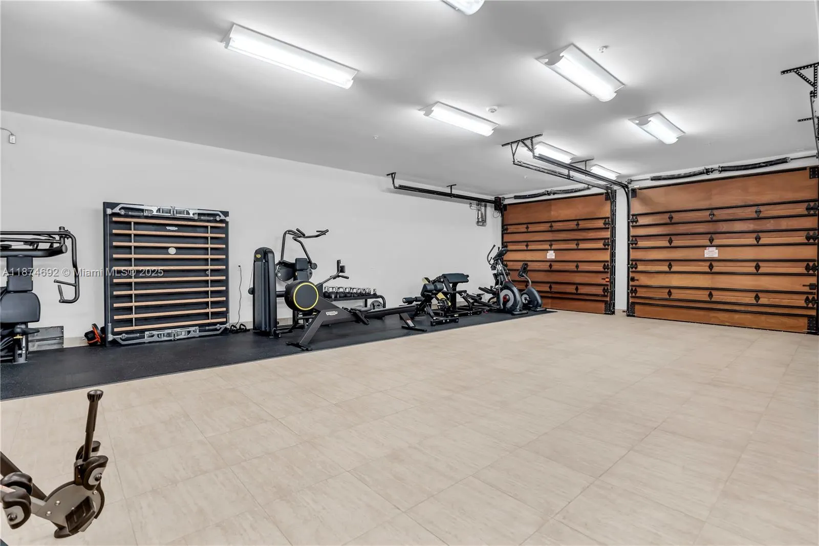 700 Osprey Point Cir