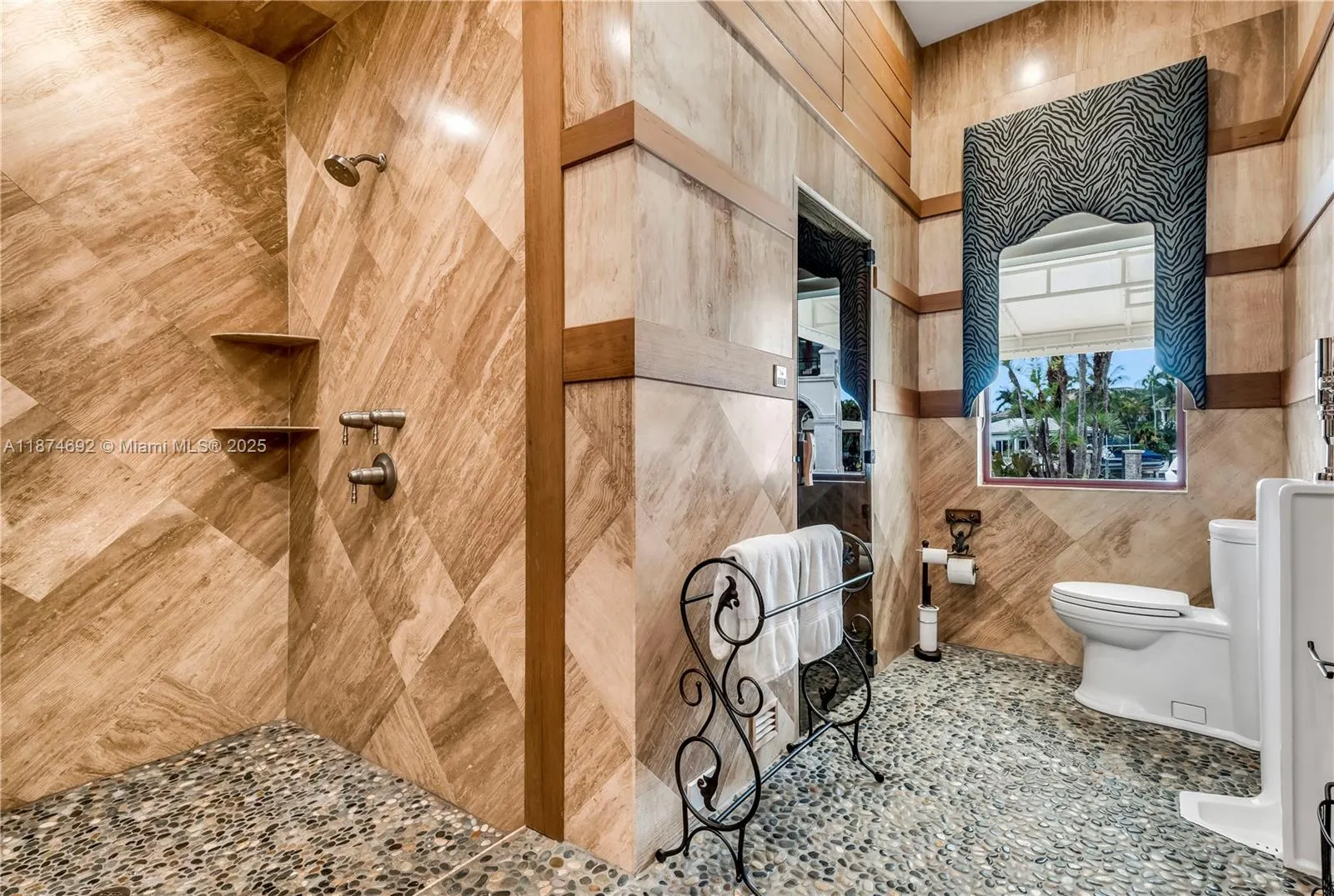 700 Osprey Point Cir