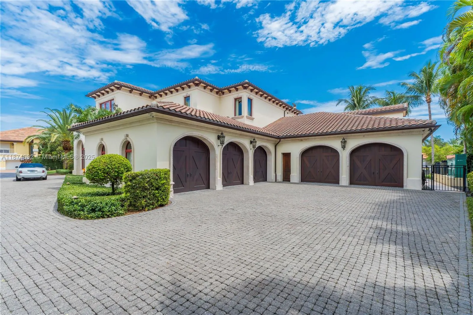 700 Osprey Point Cir