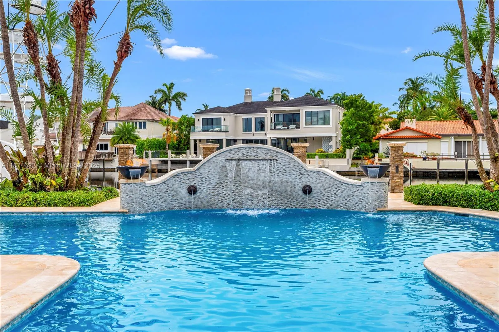 700 Osprey Point Cir