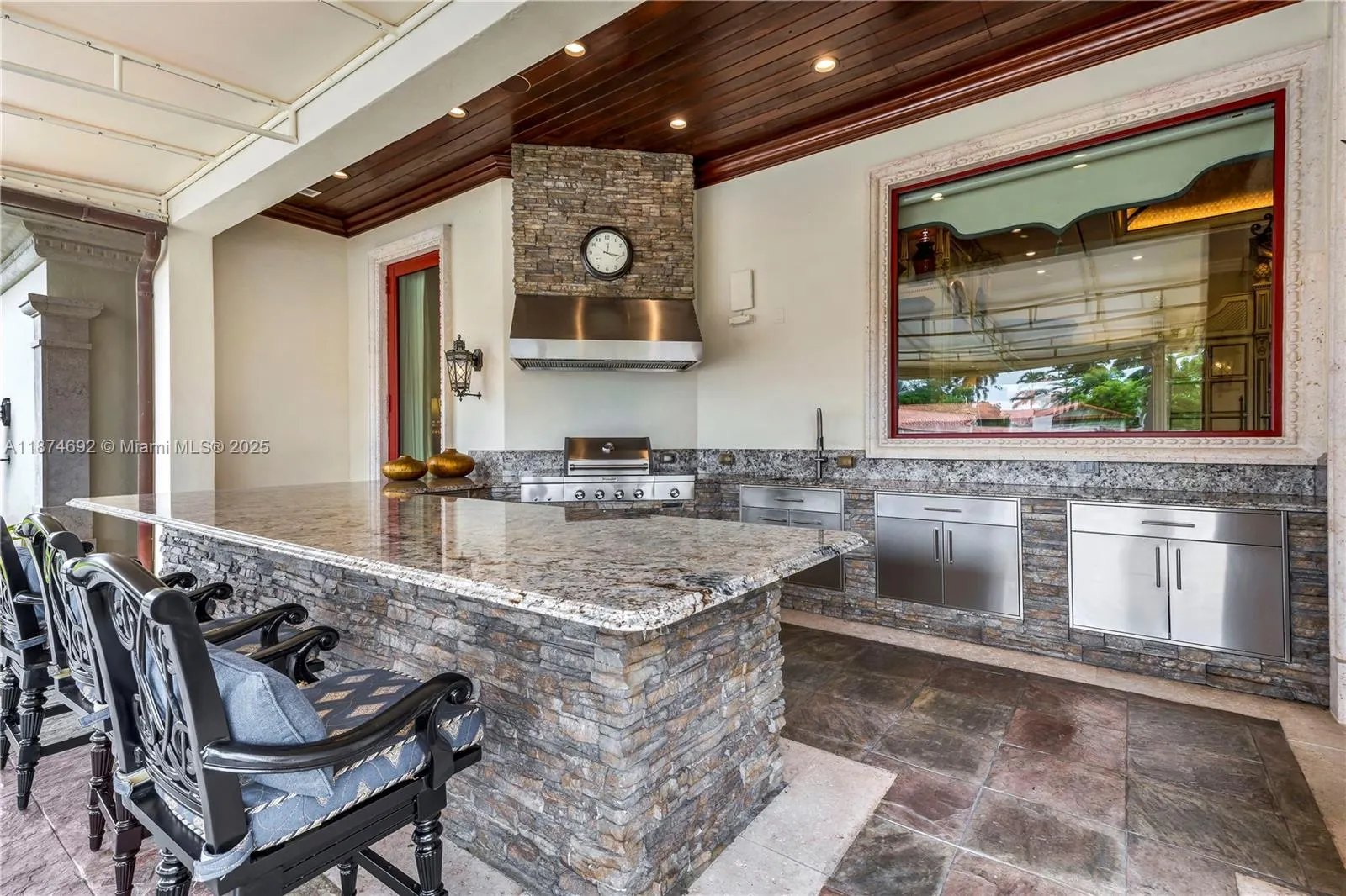 700 Osprey Point Cir