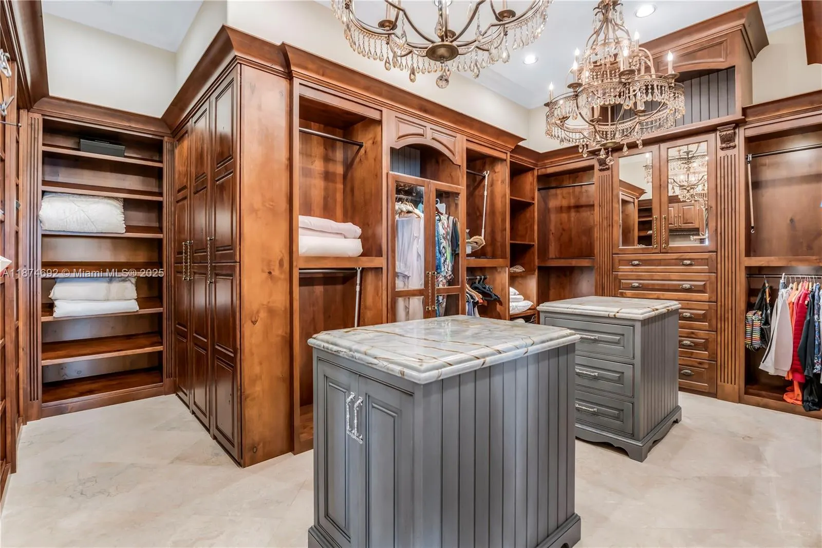 700 Osprey Point Cir