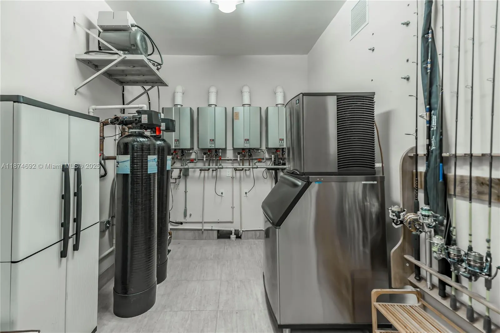 700 Osprey Point Cir