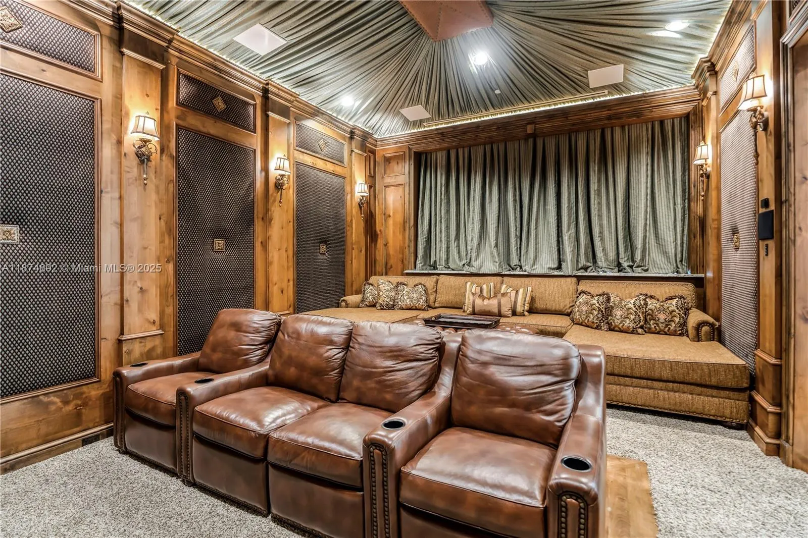 700 Osprey Point Cir