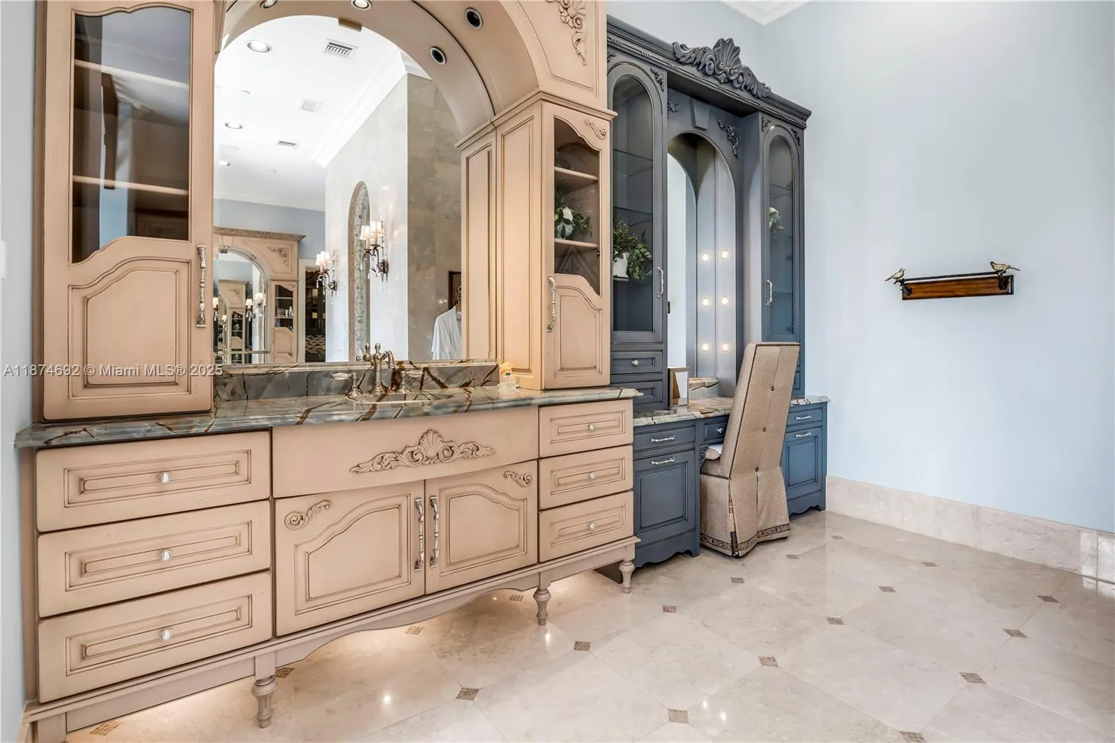 700 Osprey Point Cir