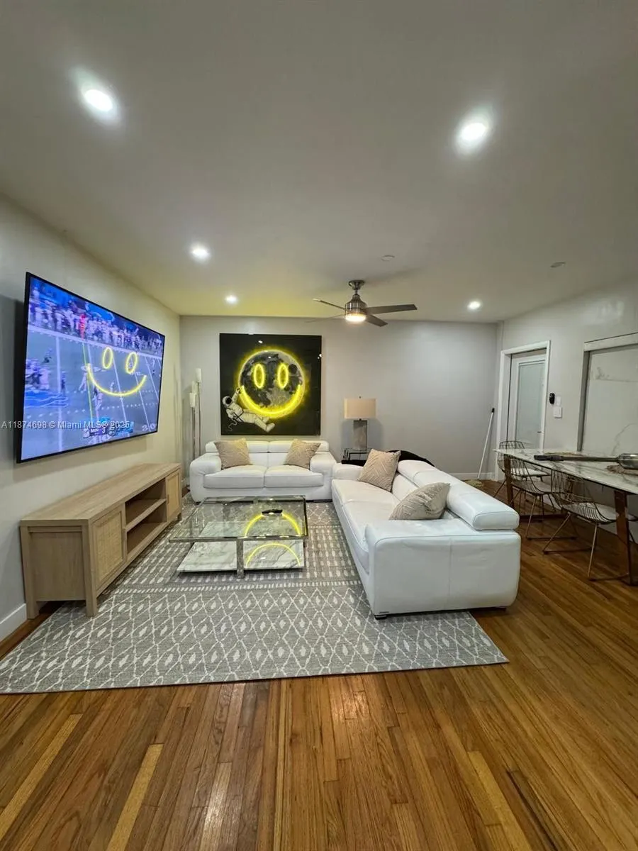 101 Collins Ave, #3
