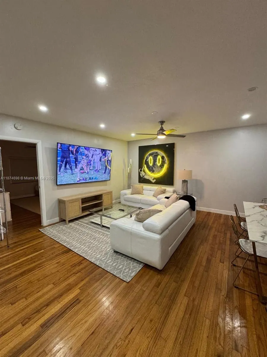 101 Collins Ave, #3